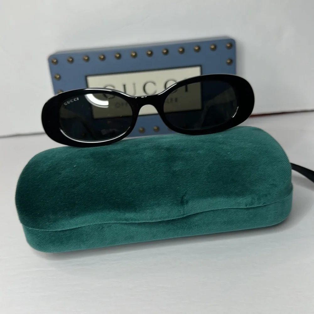 New Authentic- GUCCI EYEWEAR GG0517S SUNGLASSES BLACK & GREY